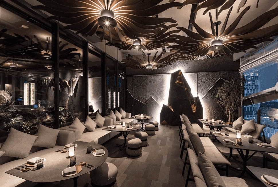 iconiclounge.com